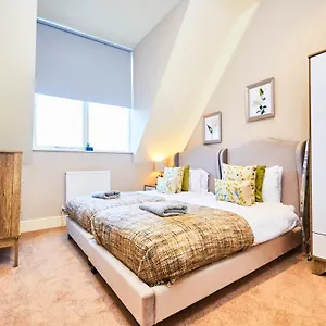https://stunning-harrogate-gems-the-best-location.yorkshirehotels.net